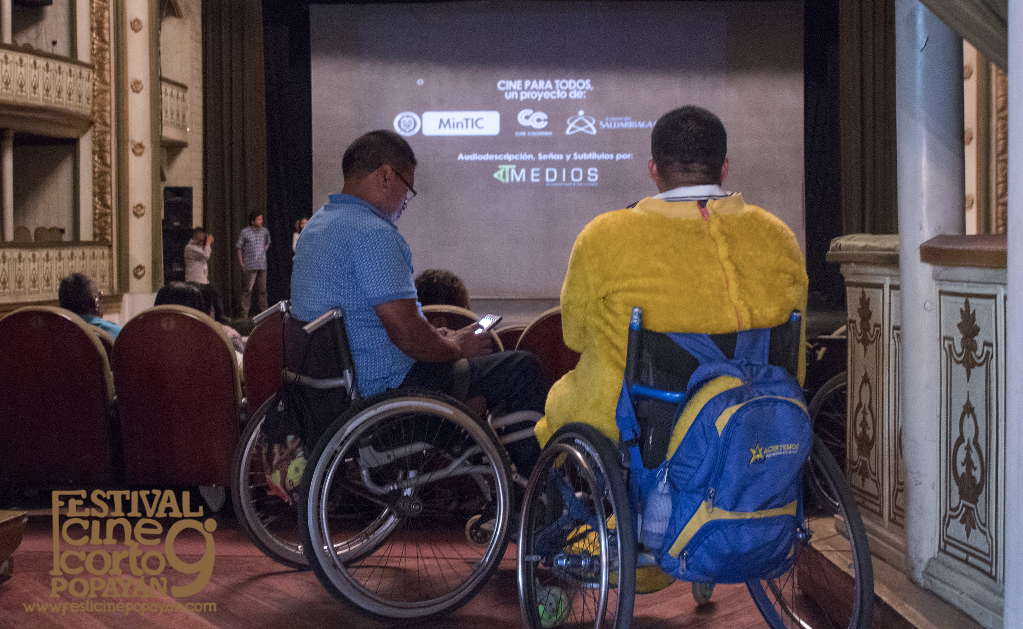 Pantallas para el cine colombiano